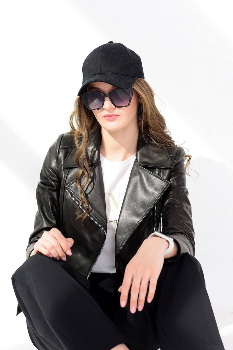 Женская куртка InterFino 46-2023 черный