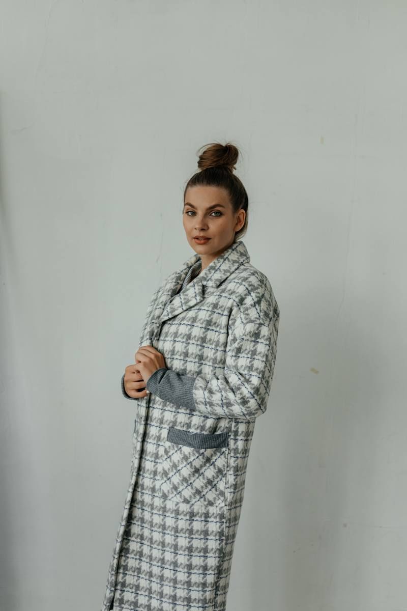 Женское пальто Стильная леди М-675 серый