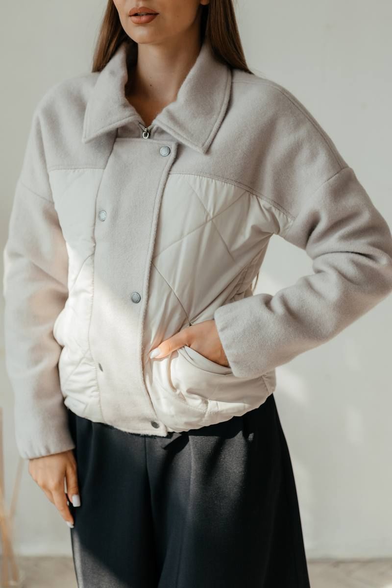 Женская куртка Стильная леди М-669 молочный/серый