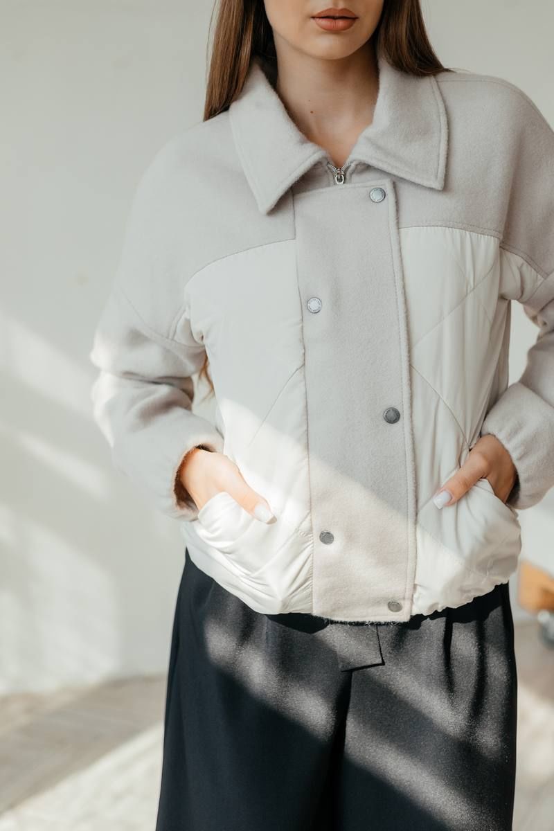 Женская куртка Стильная леди М-669 молочный/серый