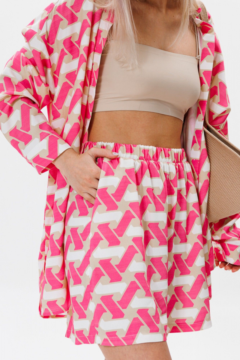 Женский комплект с шортами FAMA F08-03GS розовый с белым и геометрическими фигурами
