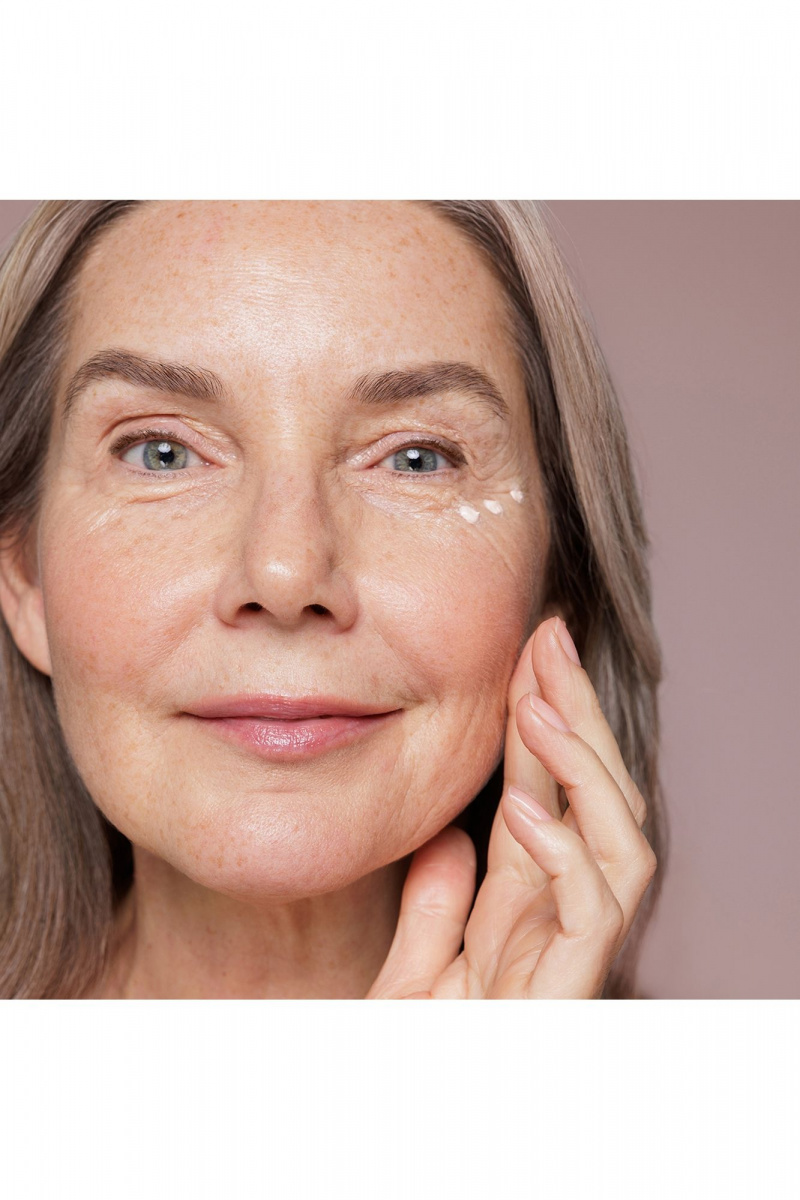 Средства для кожи вокруг глаз Relouis SKIN ANTI-AGE SMOOTHING EYE CREAM-GEL CORRECTOR YOUTH SKIN EFFECT