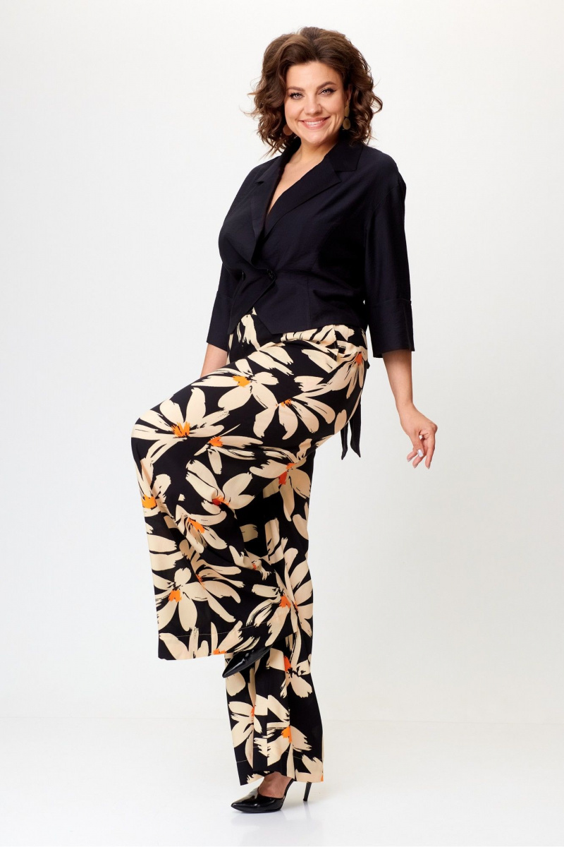Брючный костюм Michel chic 1375 черный,ромашка