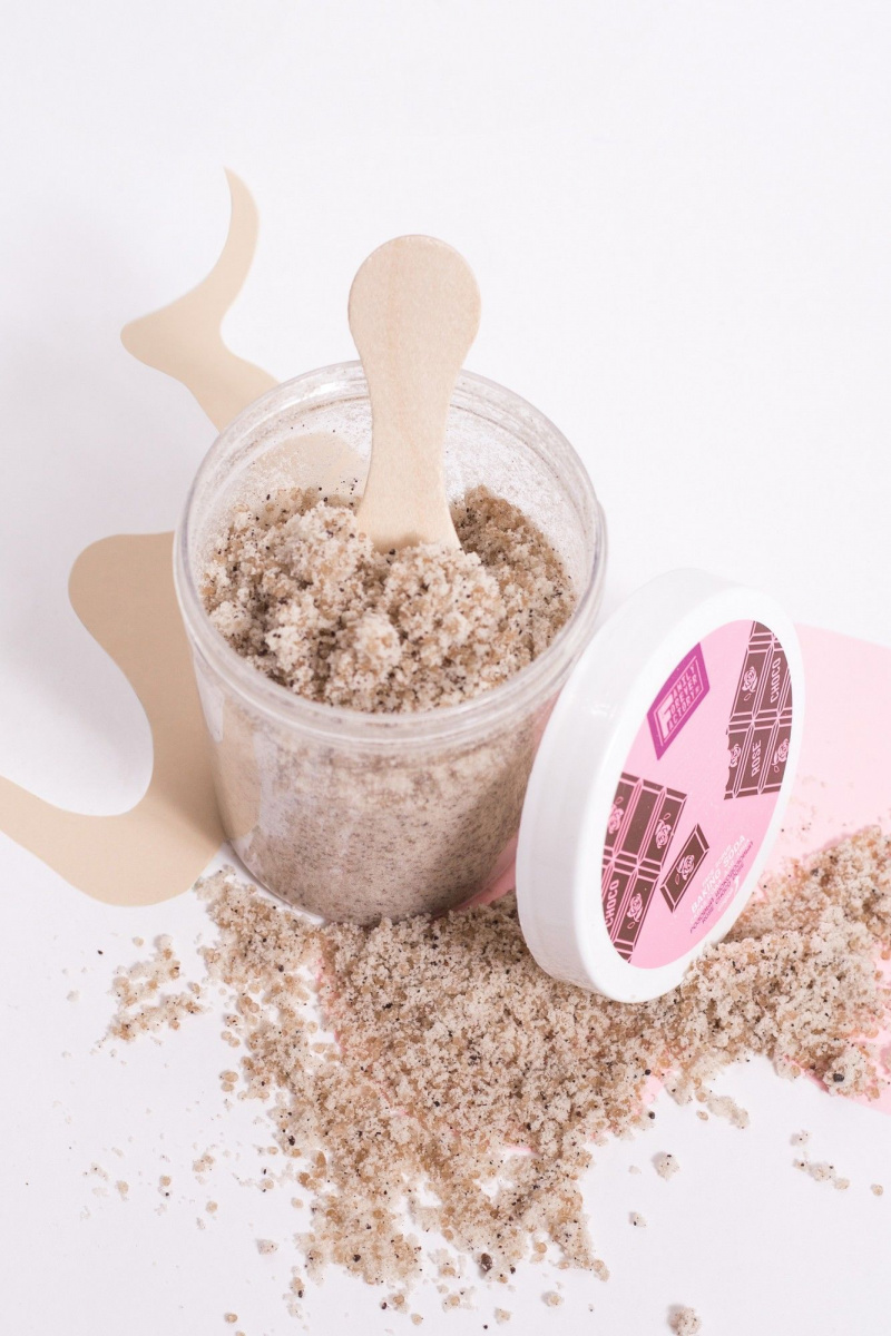 Пилинги и скрабы FAMILY FOREVER FACTORY Organic Boom Скраб-сода для лица "Розовый шокодозовый", 200г