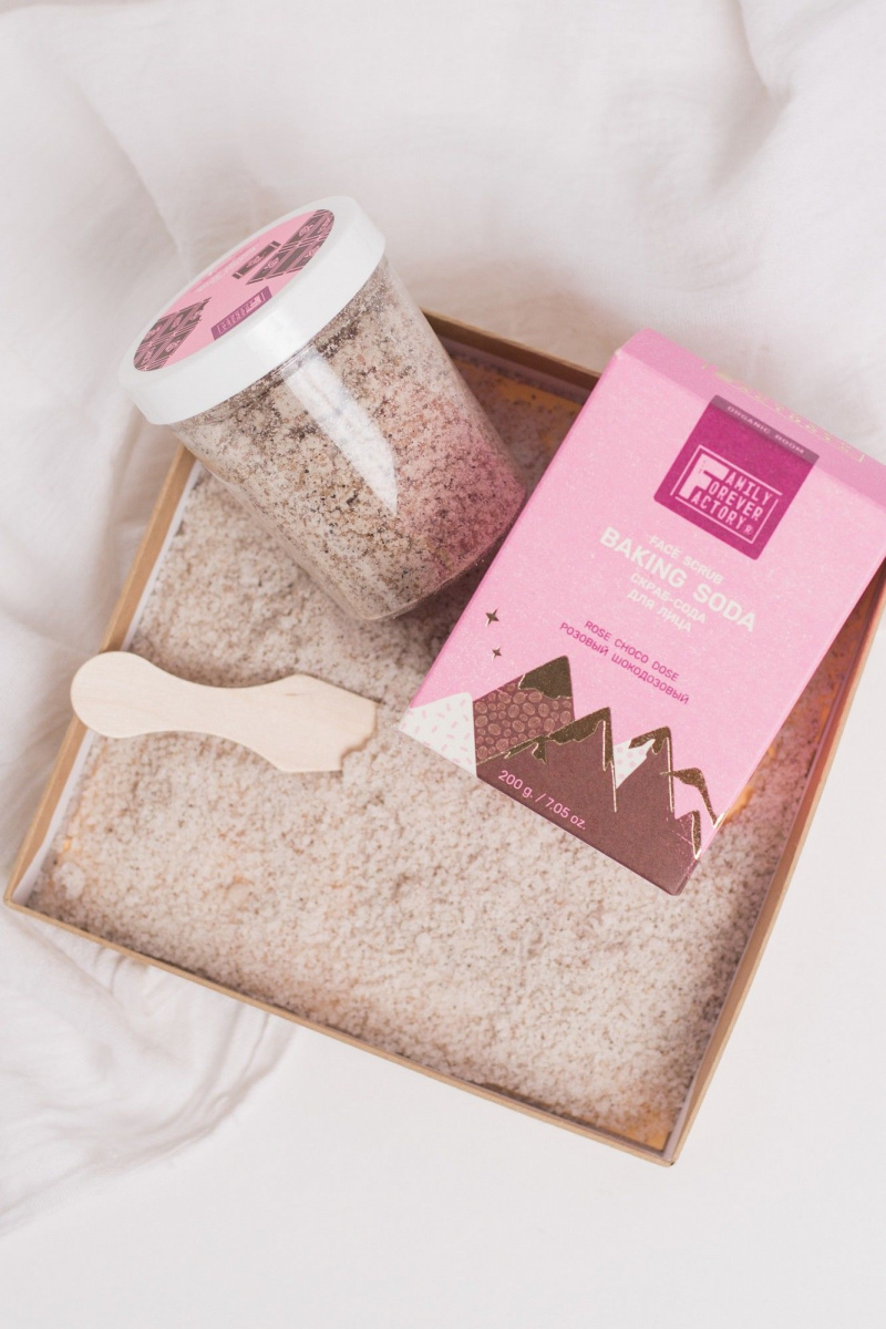 Пилинги и скрабы FAMILY FOREVER FACTORY Organic Boom Скраб-сода для лица "Розовый шокодозовый", 200г