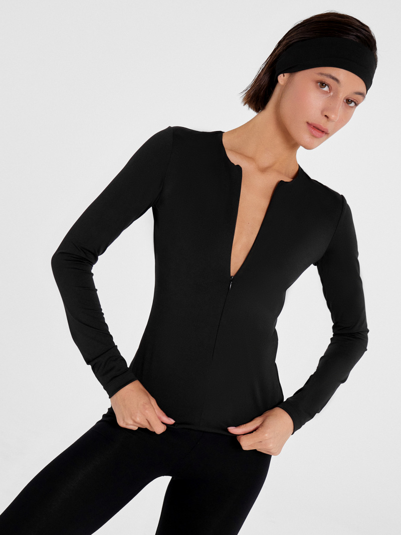 Толстовки и олимпийки Mark Formelle 302891/25-39441Ц-10 черный