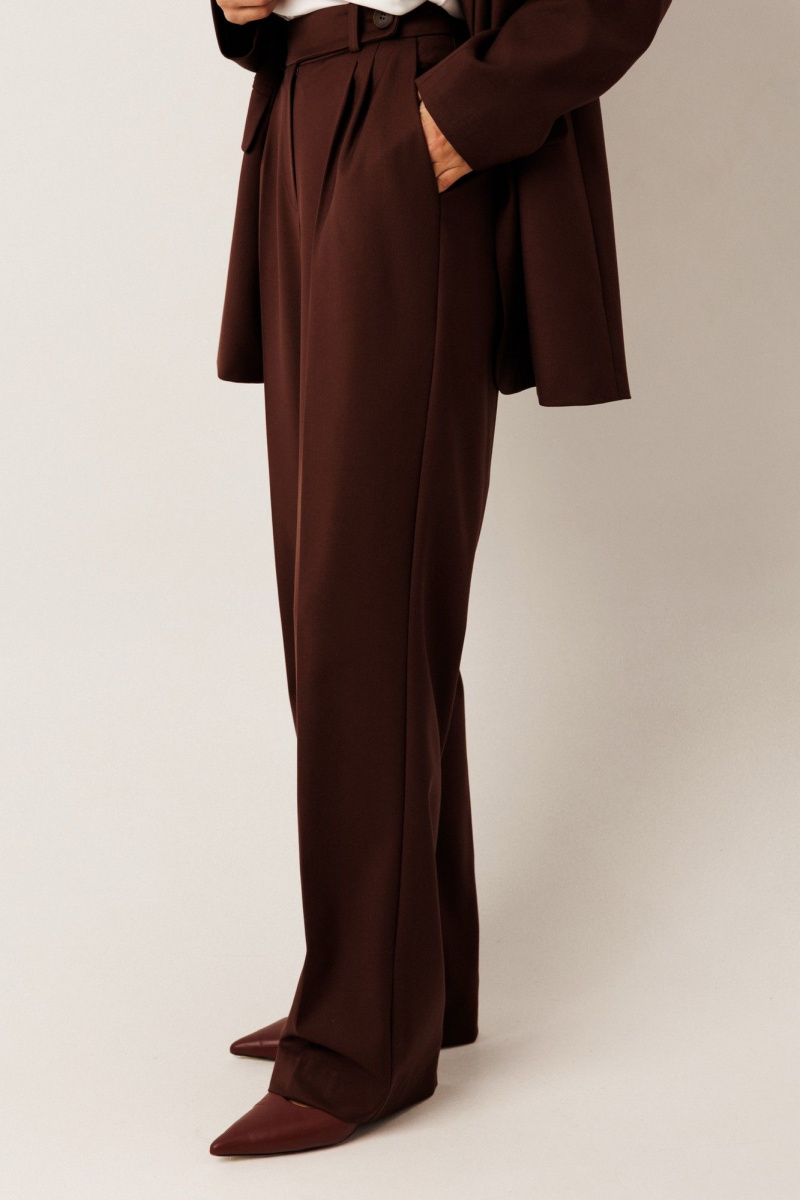 Брючный костюм KOKOdea 30003 шоколад