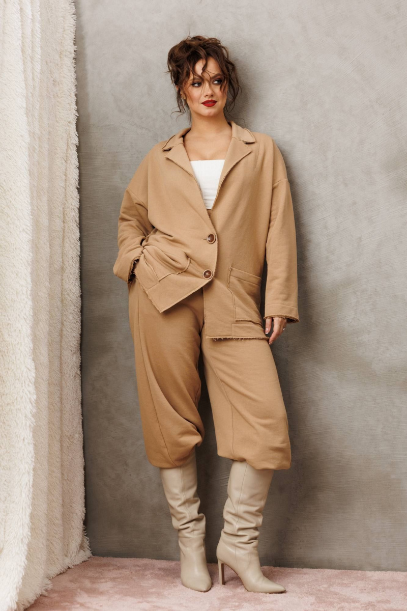 Брючный костюм Anastasia 1299 песочный