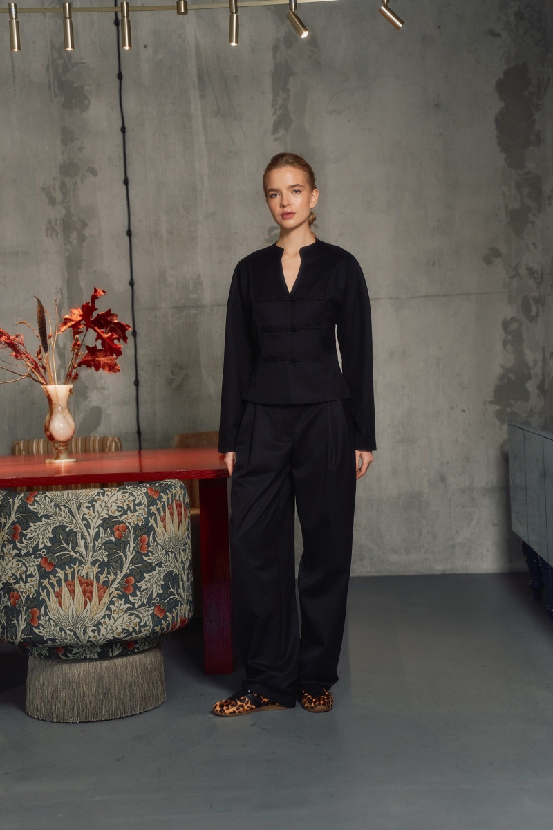 Брюки THE VERY 2438 черный