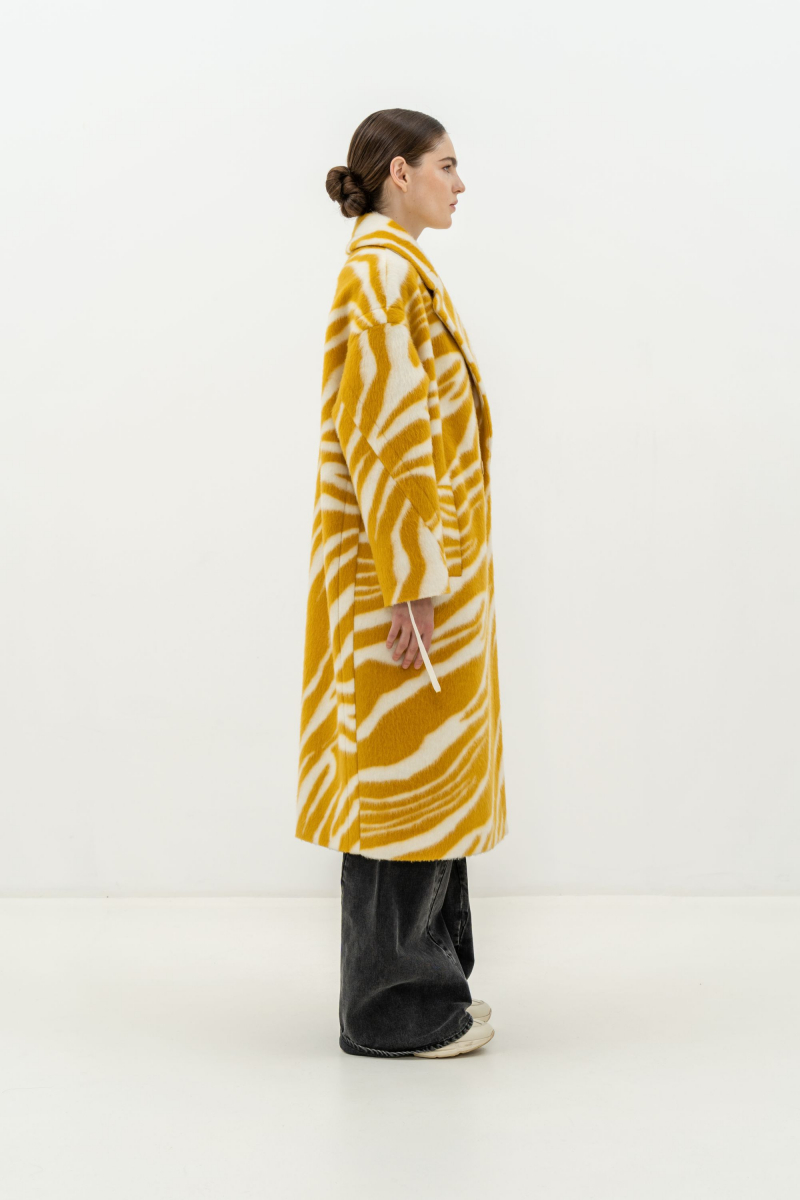 Женское пальто Elema 1-11658-1-164 жёлтый_принт