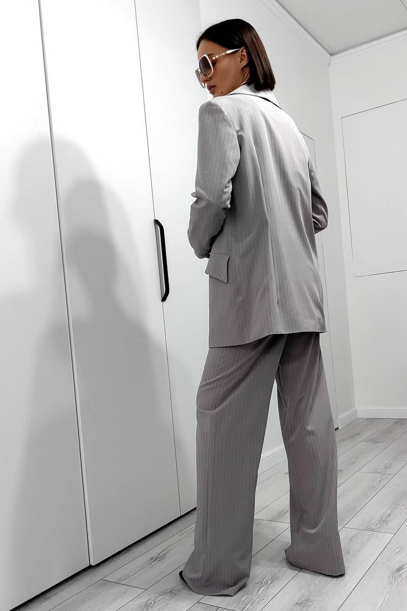 Брючный костюм PATRICIA by La Cafe NY15411 серый,белый