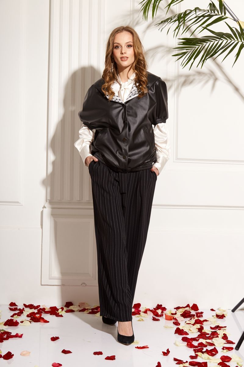 Женский бомбер AMORI