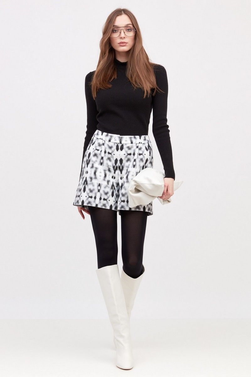 женские шорты Favorini