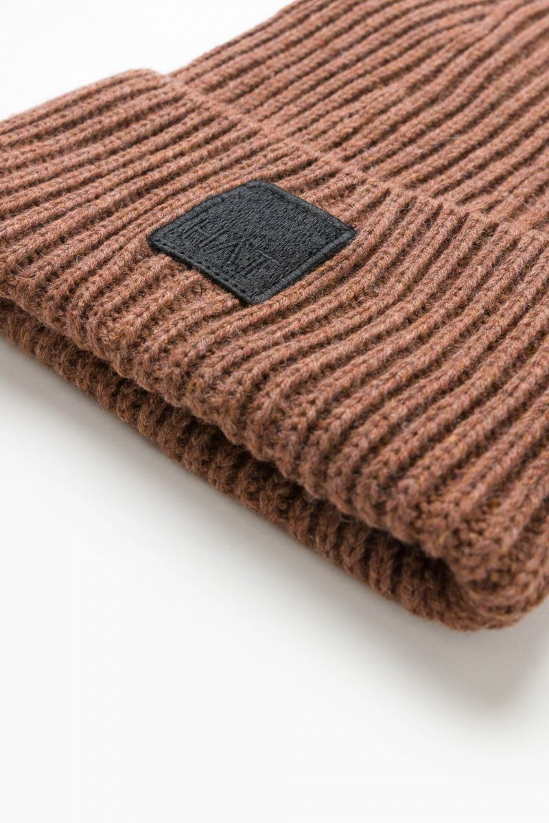 женские шапки Favorini