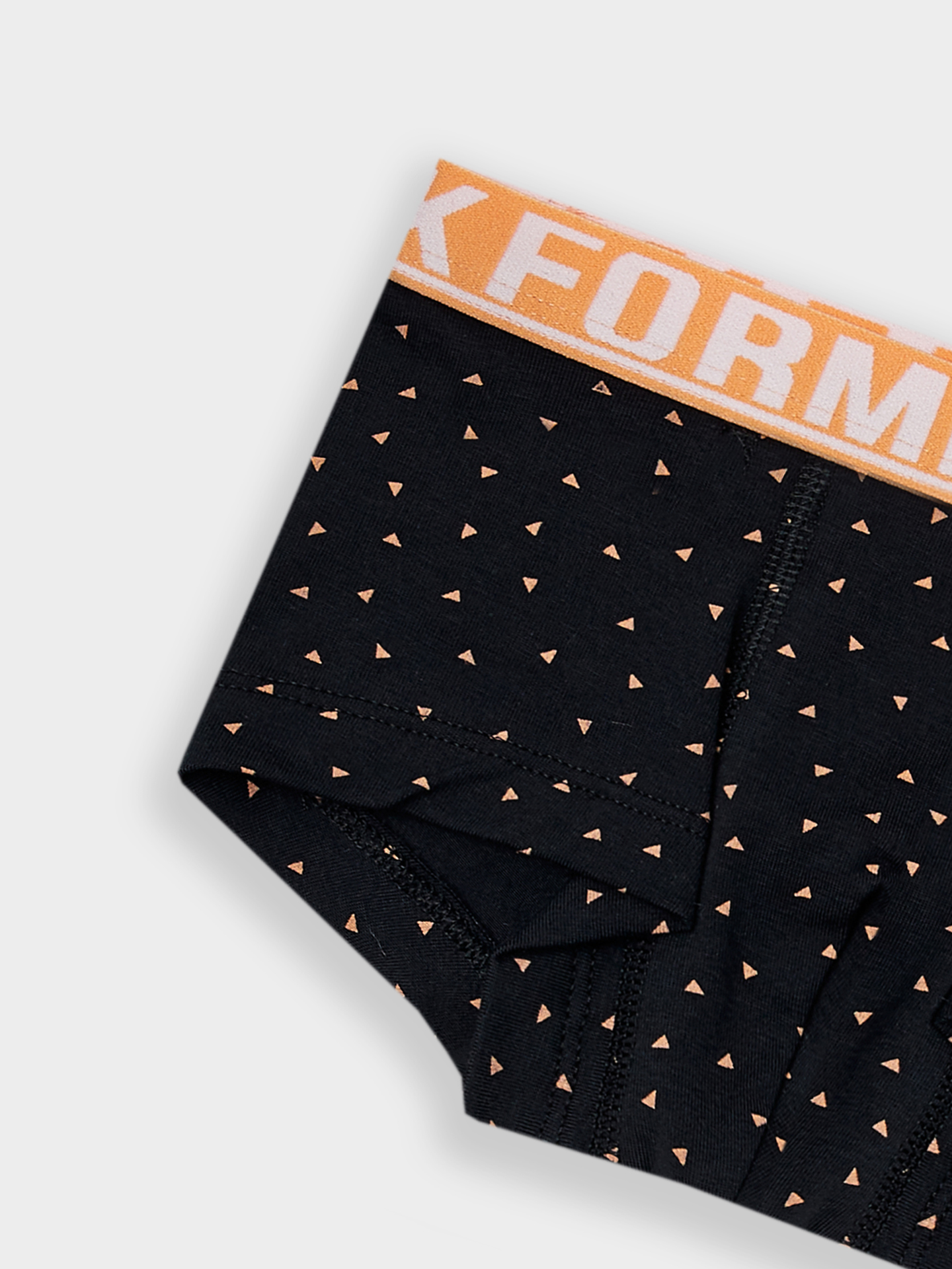 Трусы Mark Formelle 413354/24-34253П-5 треугольники_на_черном