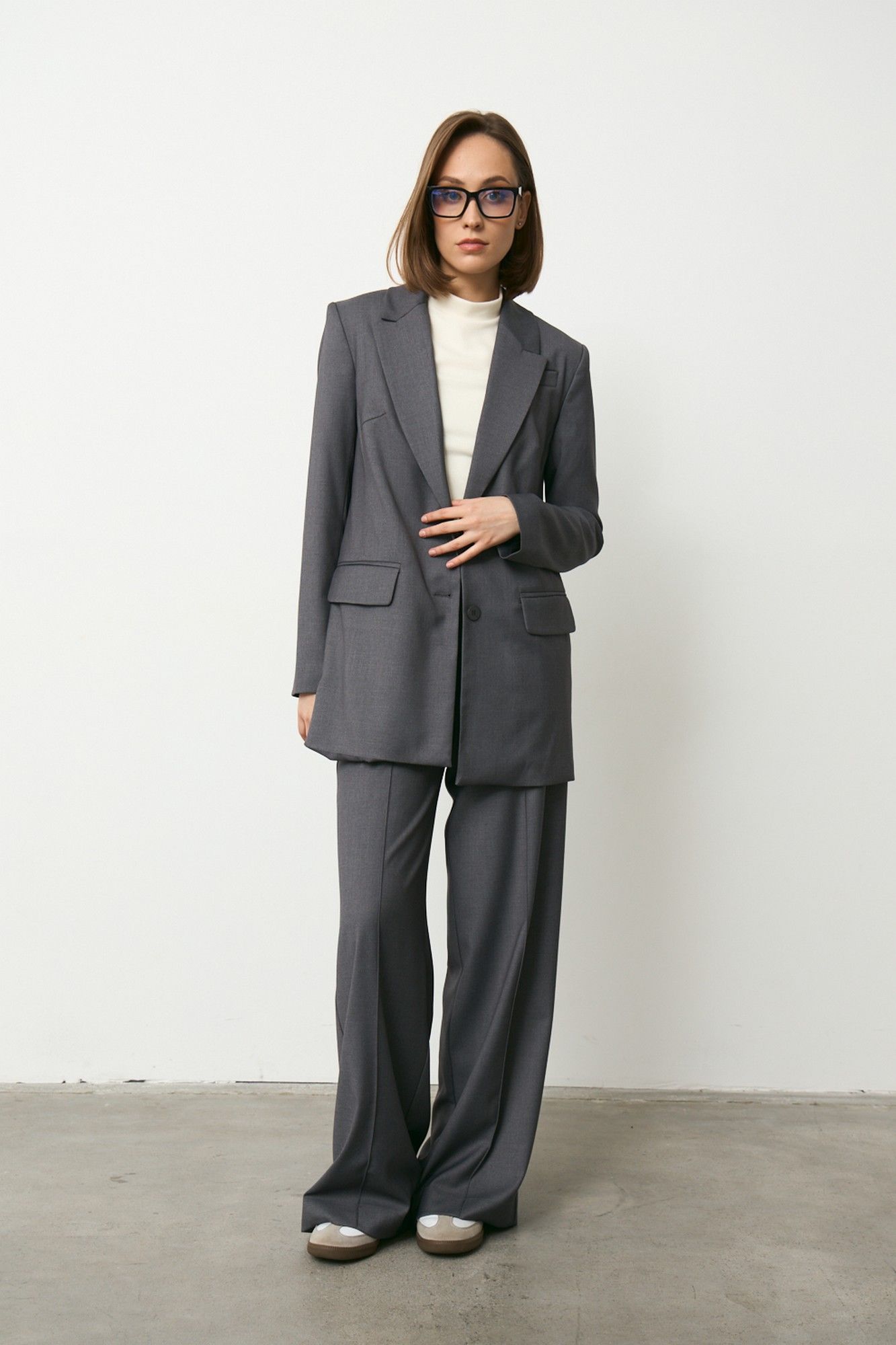 Брючные костюмы Luitui R4049 темно-серый