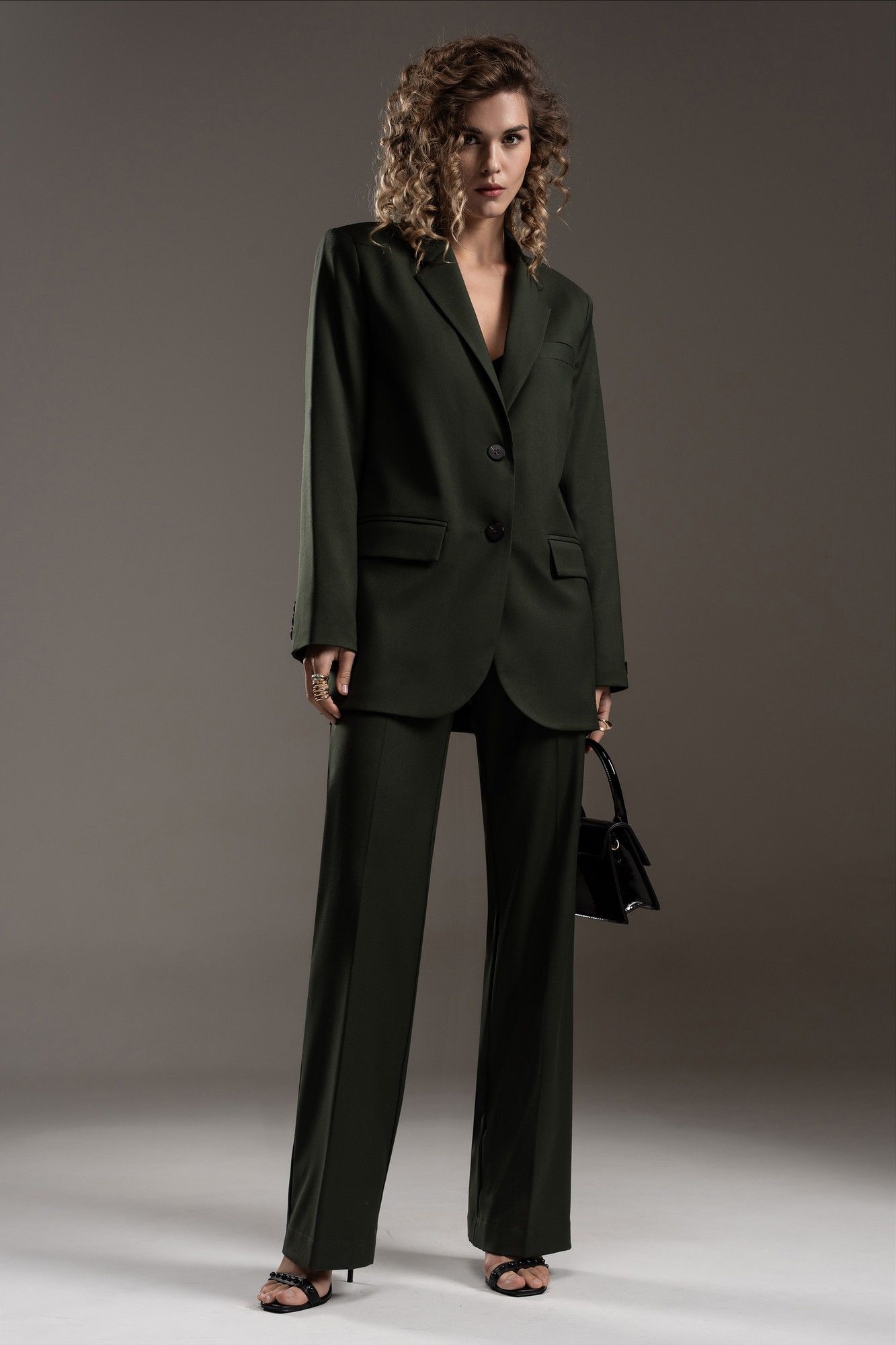 Брючные костюмы SILVERSPICE S-1311 зеленый